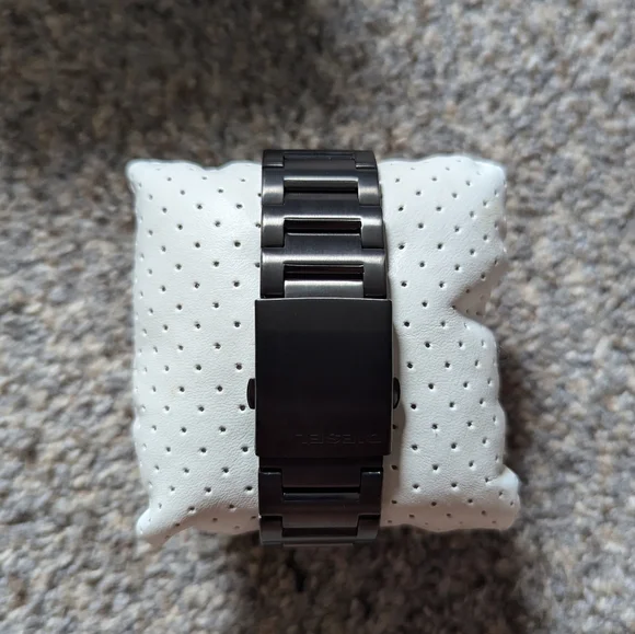 Diesel Watch, Double Down Series Analog Display, Analog Quartz Black Men's Watch - Picture 3 of 5